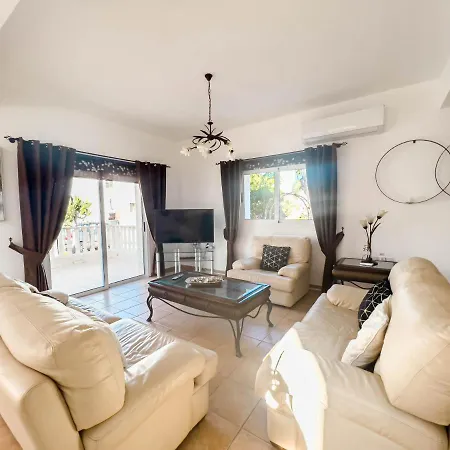 Fame With Private Pool, Jacuzzi&gazebo Agia Napa