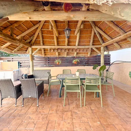 Villa Fame With Private Pool, Jacuzzi&gazebo
