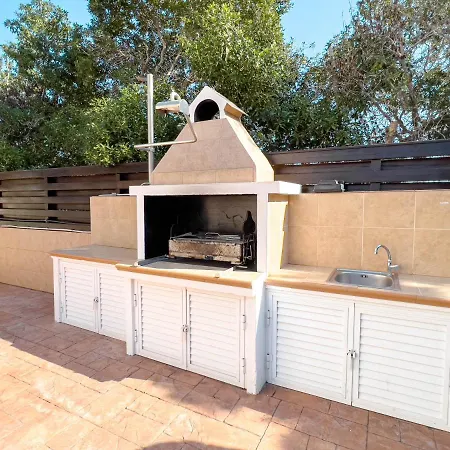 Villa Fame With Private Pool, Jacuzzi&gazebo *
