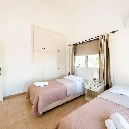 Fame With Private Pool, Jacuzzi&gazebo *