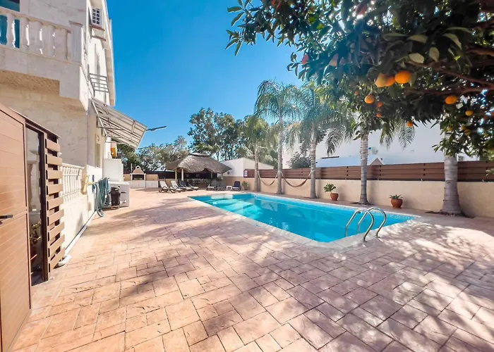 Fame With Private Pool And Gazebo Vila